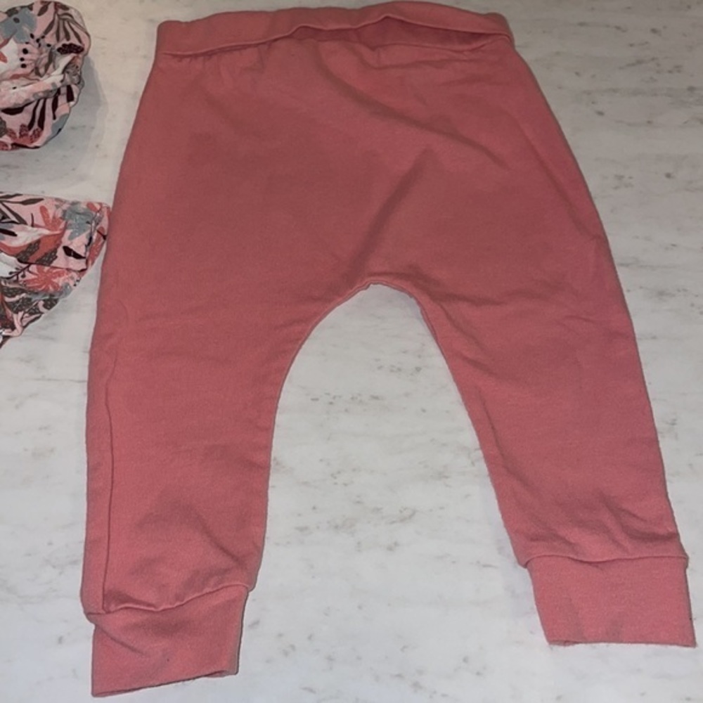 Tommy Bahama Set - Picture 5 of 5